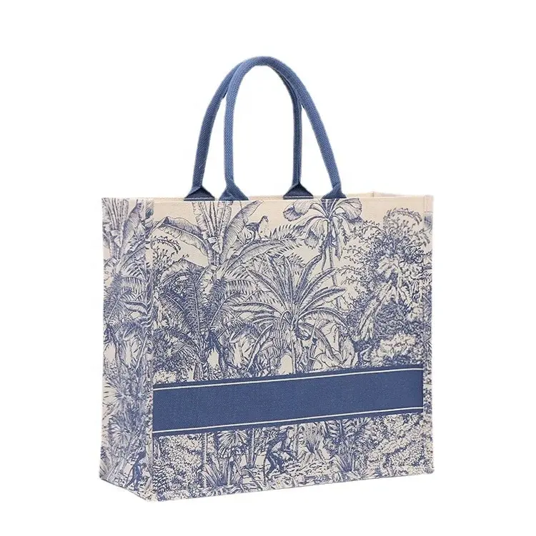 The Custom Luxury Beach Tote Bag is Inspired by the New Portable Concept of Waterproof Jute Women's Travel Tote Bags from Designer Brands