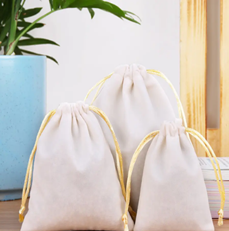 What are the advantages of color waterproof drawstring bags