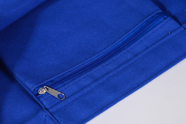  How to clean the canvas handbag? 